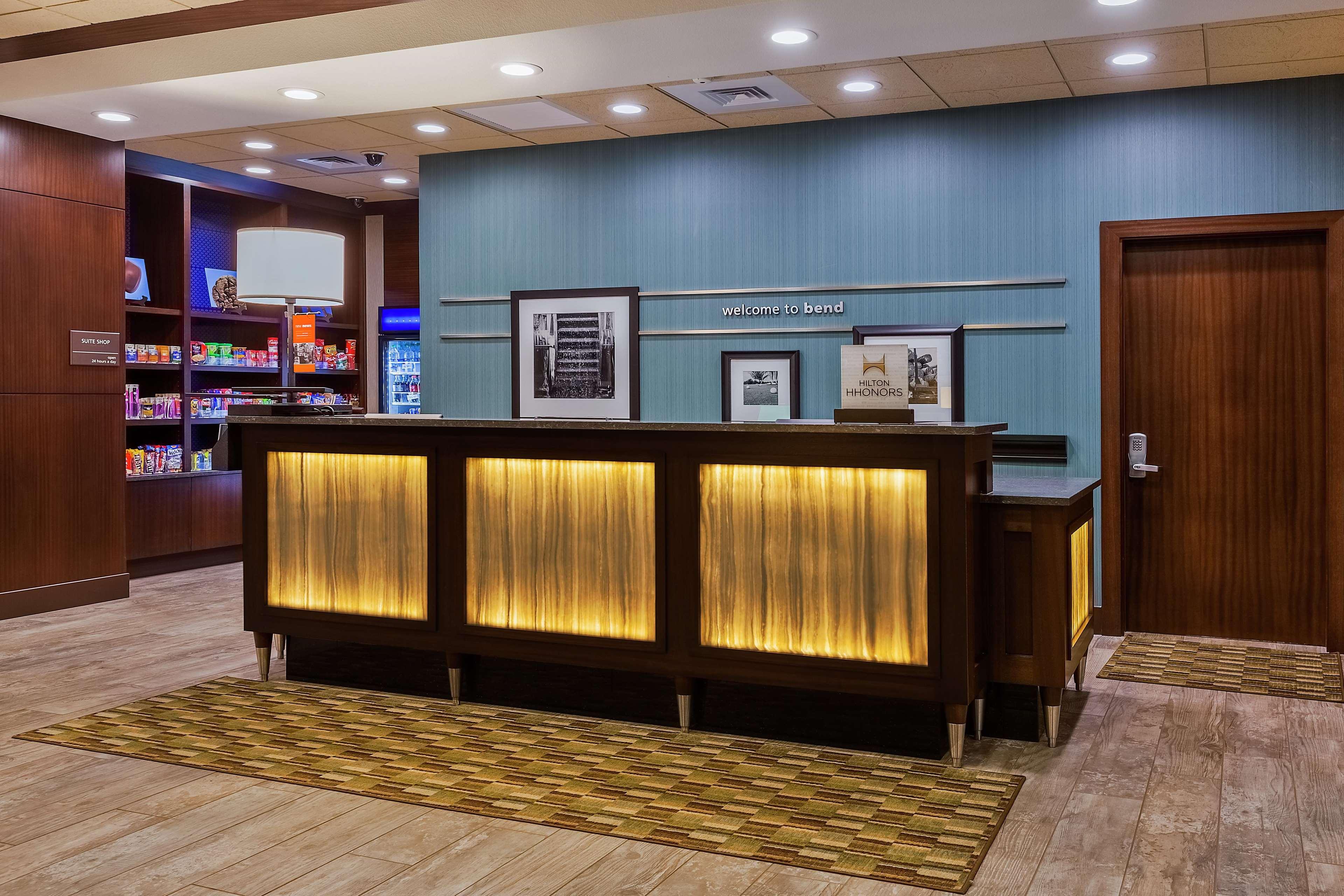 Hampton Inn & Suites Bend Zewnętrze zdjęcie