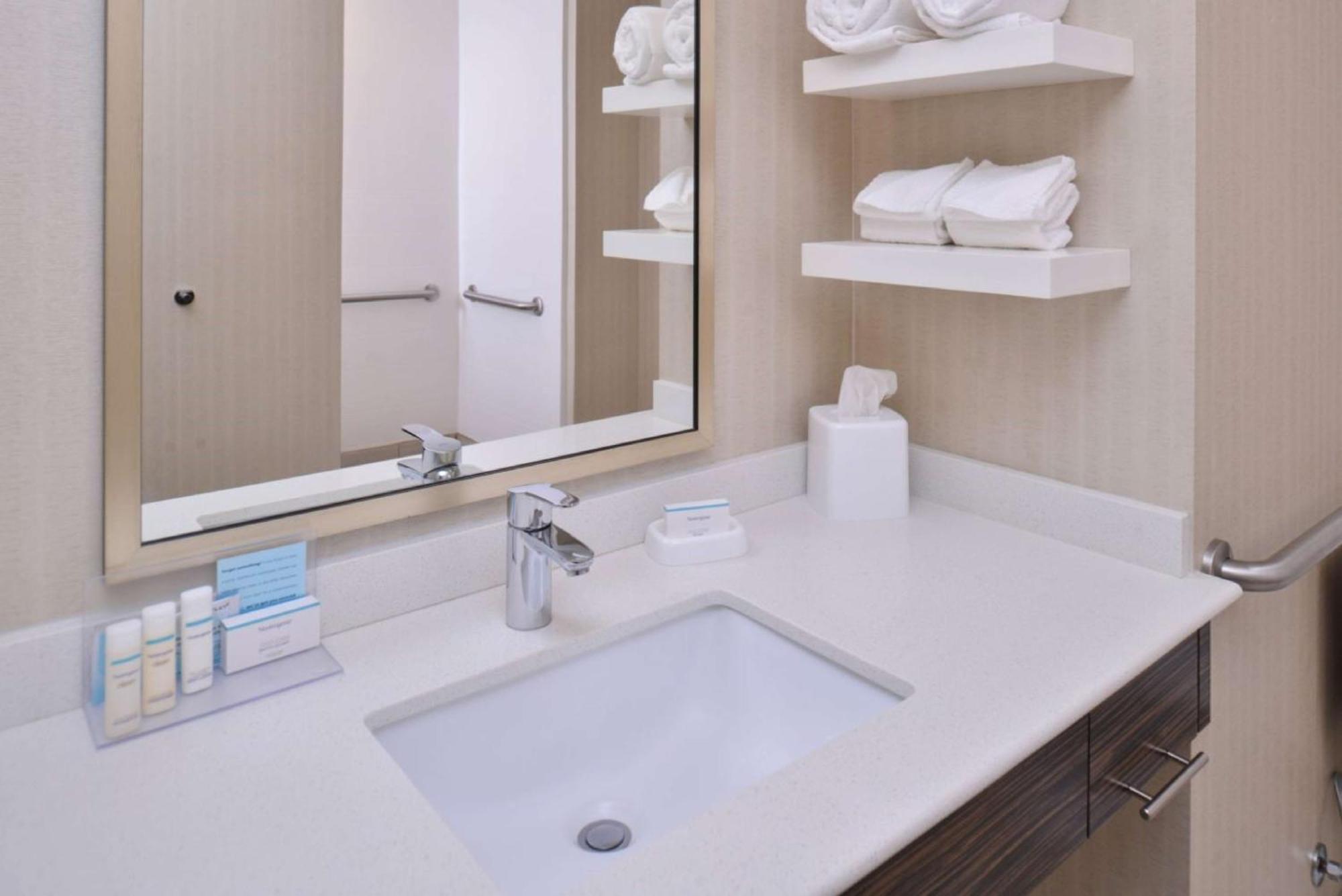 Hampton Inn & Suites Bend Zewnętrze zdjęcie