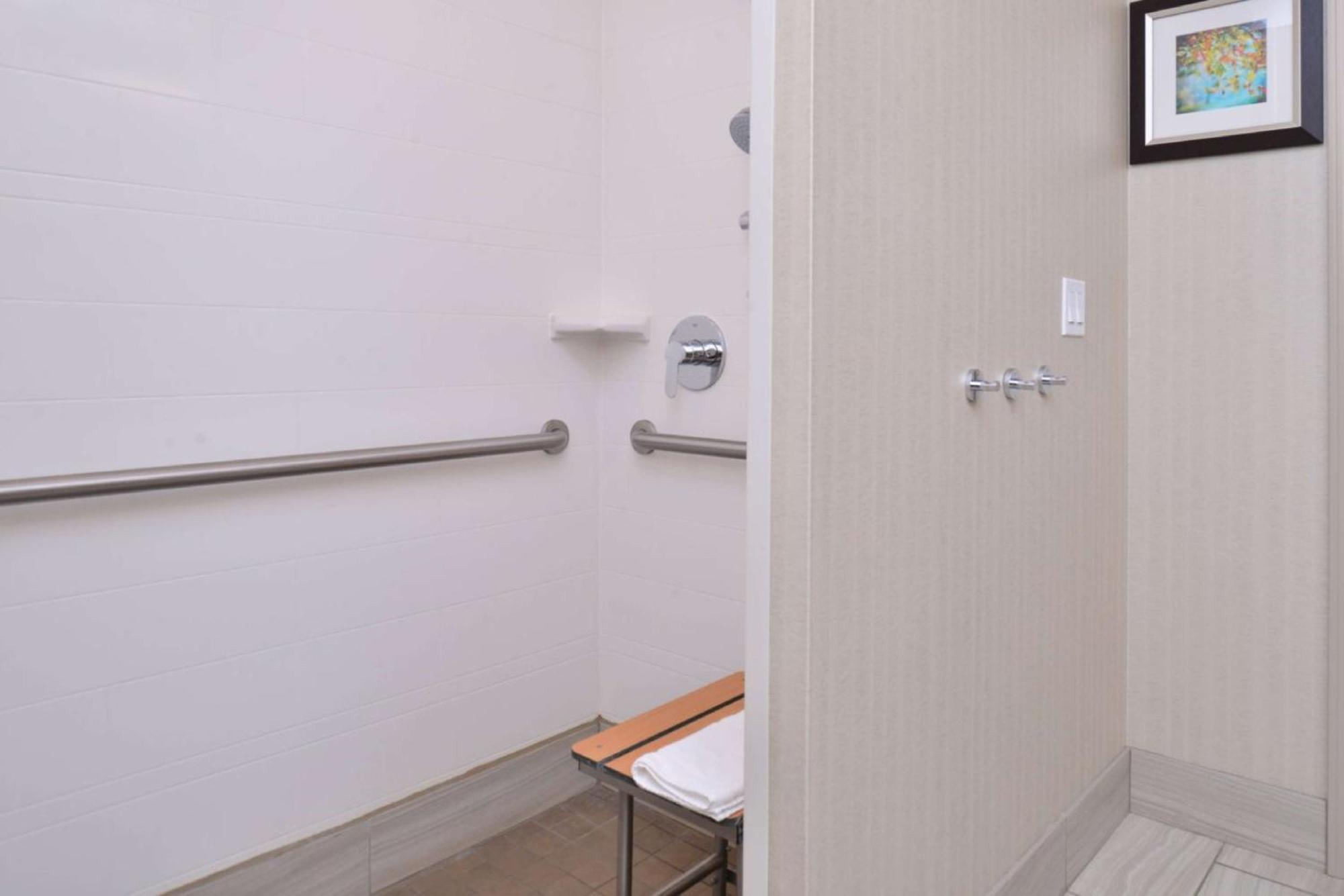 Hampton Inn & Suites Bend Zewnętrze zdjęcie